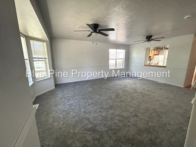 Photo - 648 E Poplar St