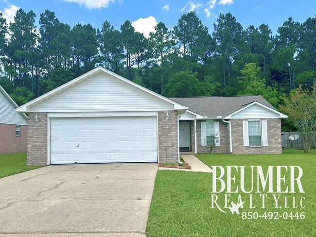 Building Photo - Charming 3-Bedroom Home in Lake Cook Estat...