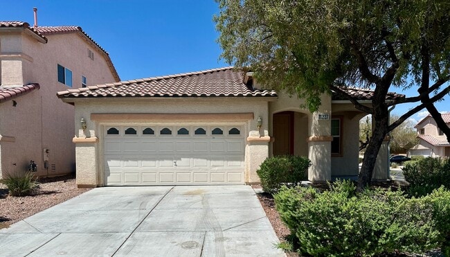 Building Photo - Bella Terra At Southern Highland