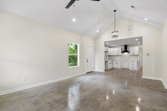 Photo - 750 Barrett Pl