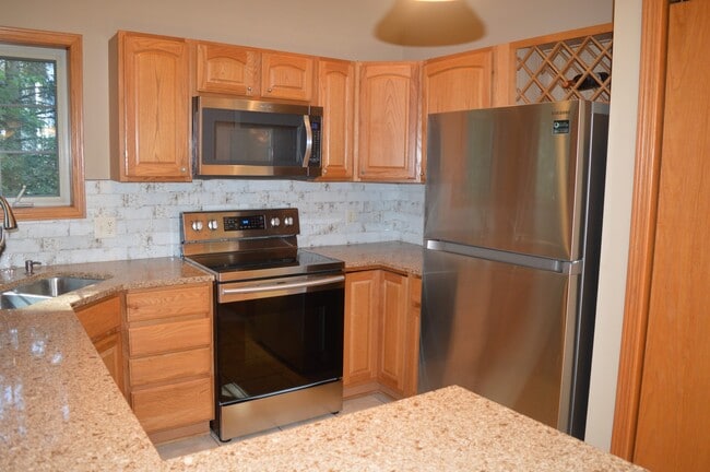 Photo - 4734 Bergamot Way