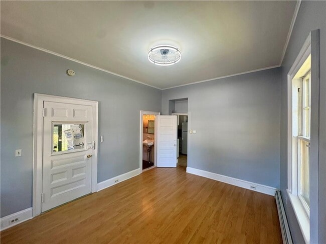 Photo - 438 Wolcott Ave Unit 4