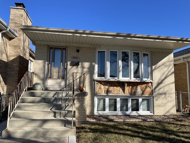 Building Photo - 3925 N Plainfield Ave