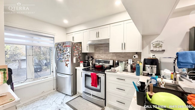 Photo - 1635 Pickering Pky