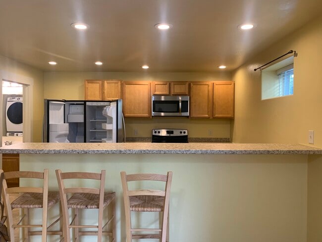 Photo - 316 W Broadway St Unidad B