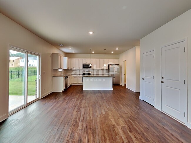Photo - 868 Carnaby Ln