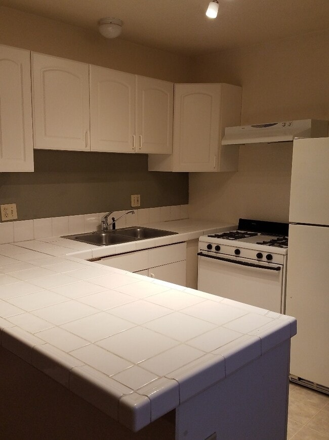 Photo - 1418 E St Unidad C