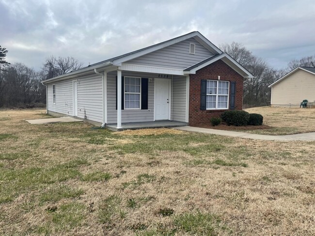 Photo - 2538 Myers St