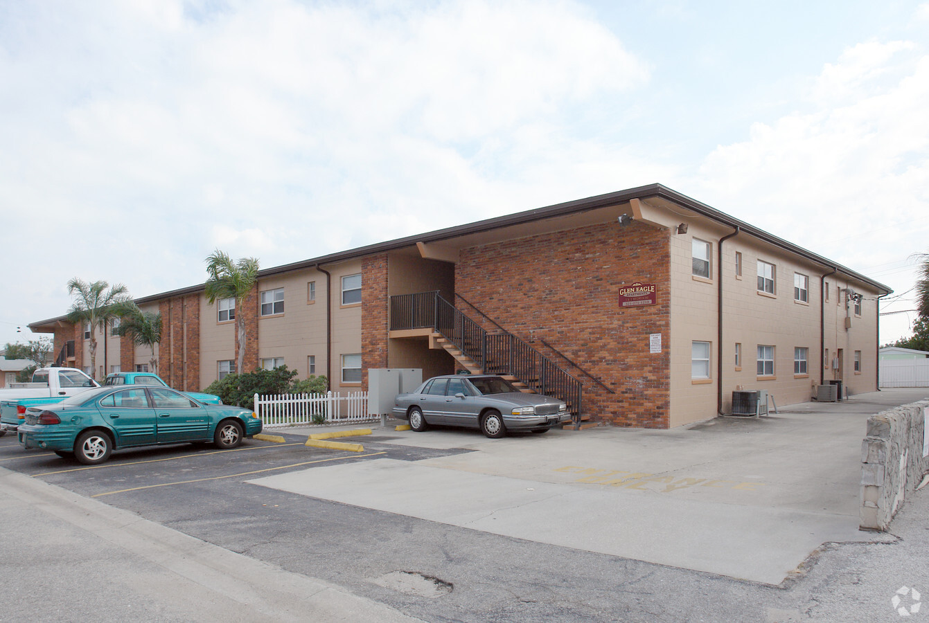 Glenn Eagles Apartments - Glenn Eagles Apartments