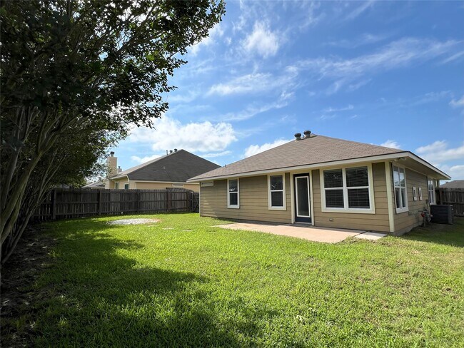 Photo - 204 Laney St