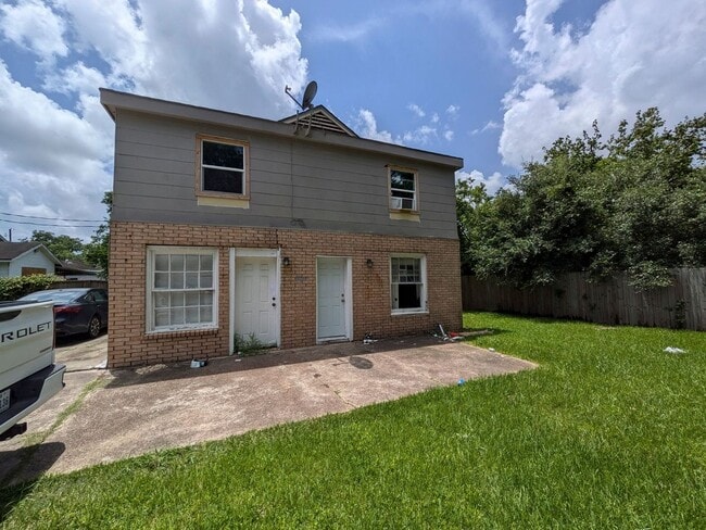Building Photo - 315 Alabama Ave Unit 327 Alabama- RTR 08/12/26