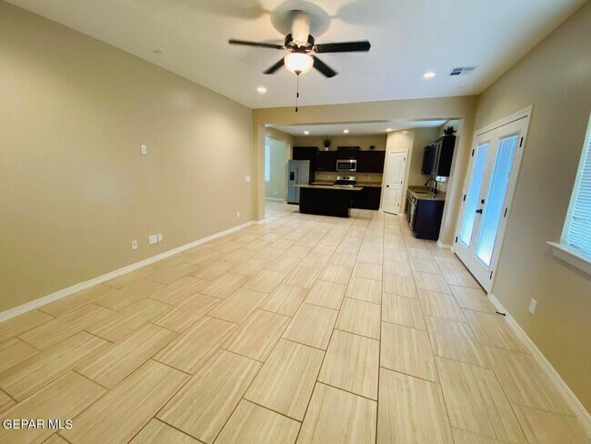 Photo - 409 S Manzanita Dr