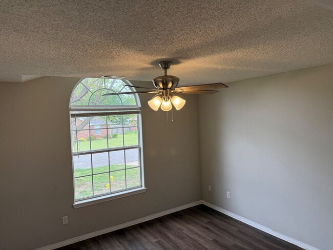 Photo - 313 Summerset St