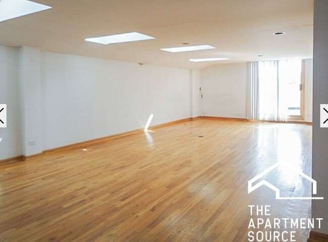 Photo - 2717 N Wayne Ave Unit 3