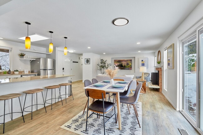 Photo - 629 212th St SW Unidad SI ID1470514P