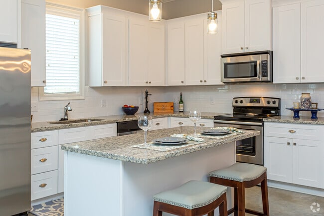 3 BR, 2 BA - 1,272 SF