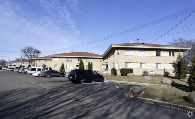 Photo - Carmen Court Apartments