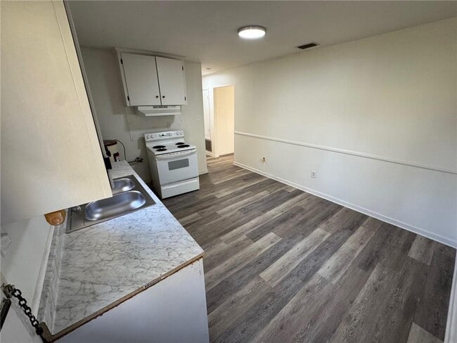 Photo - 1728 Tew Dr