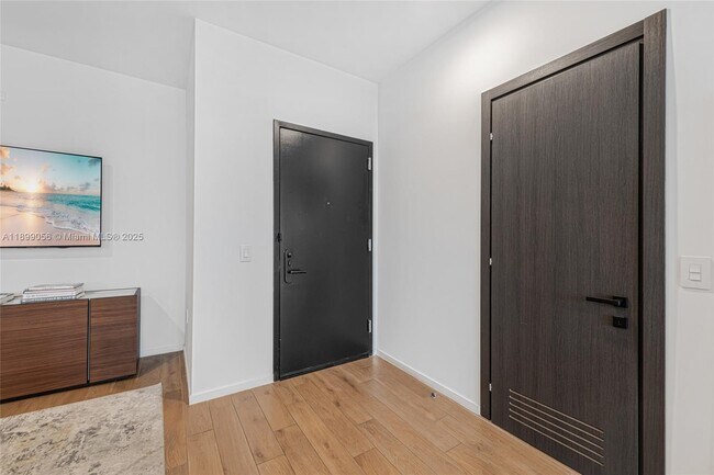 Photo - 398 NE 5th St Unidad 3017