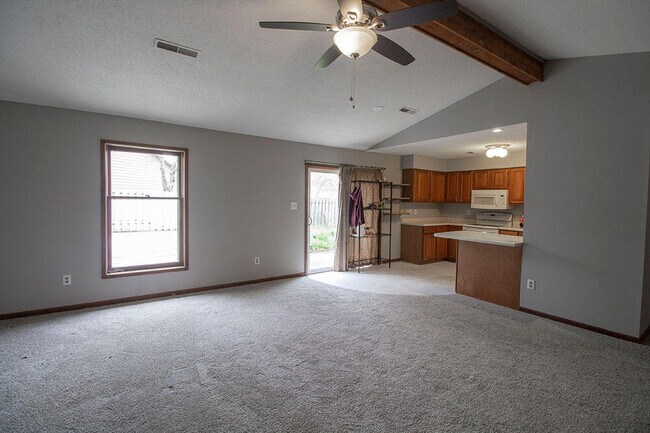 Photo - 2011 Bridgewater Dr