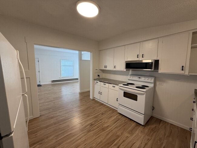 Photo - 125 E Allen Ave