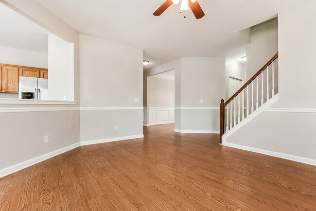 Photo - 439 Heathcliff Ct