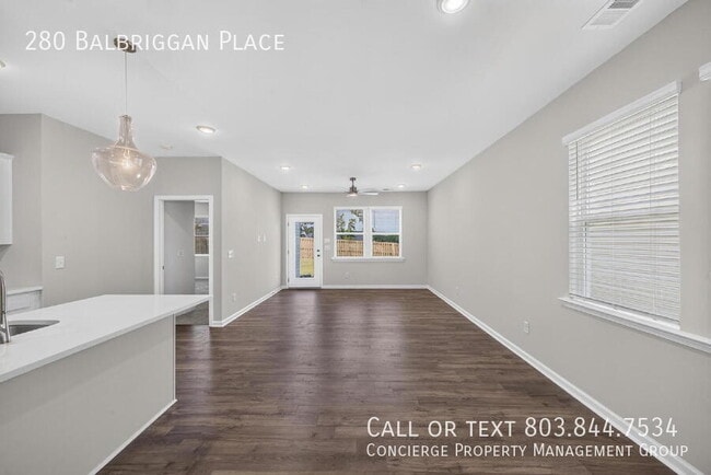 Photo - 280 Balbriggan Pl
