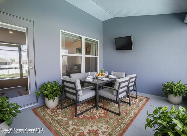 Photo - 814 Moment St