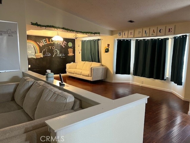 Photo - 7653 Phelan Rd