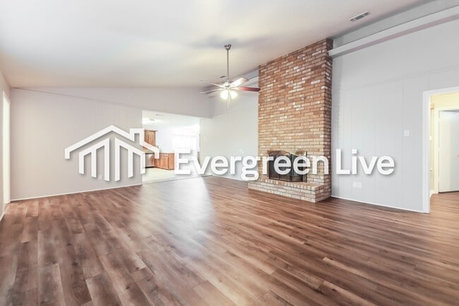 Photo - 2413 Golden Willow Ln