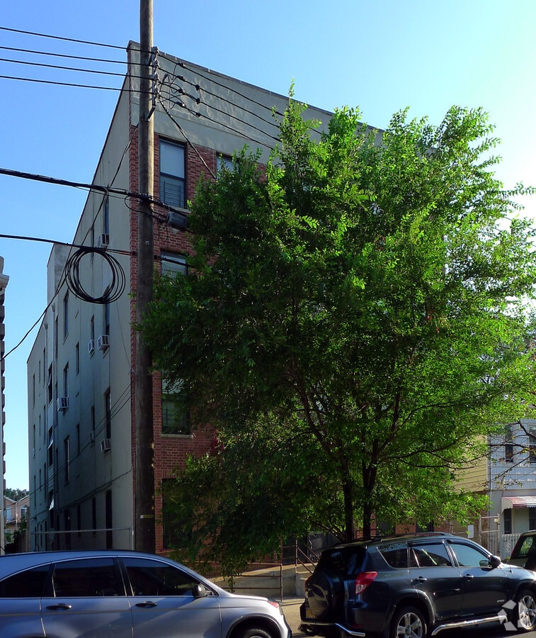 651 Rutland Rd - 651 Rutland Rd