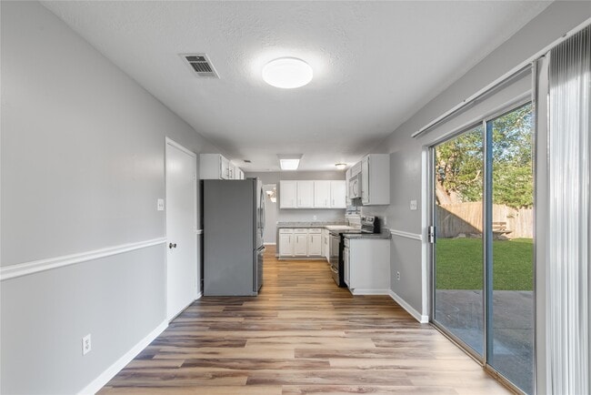 Photo - 2335 Trail Wood Ln