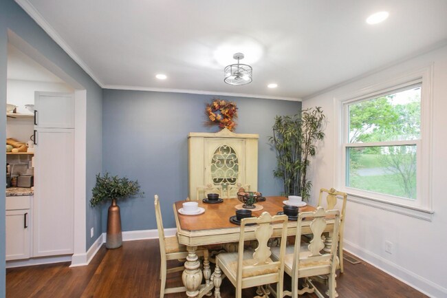 Photo - 2314 Deerwood Rd