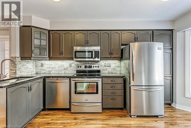 Photo - 3480 Upper Middle Rd