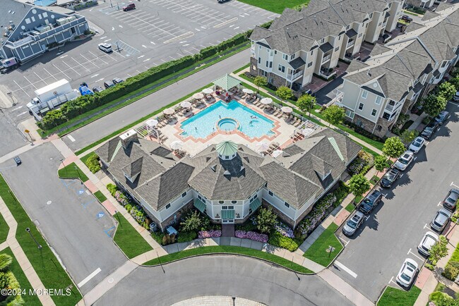 Photo - 33 Cooper Ave Unidad 215