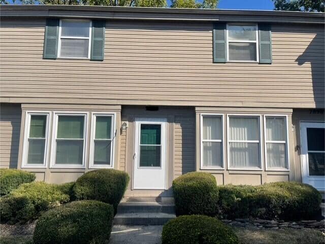Building Photo - 7900 Barkwood Dr Unit 21C