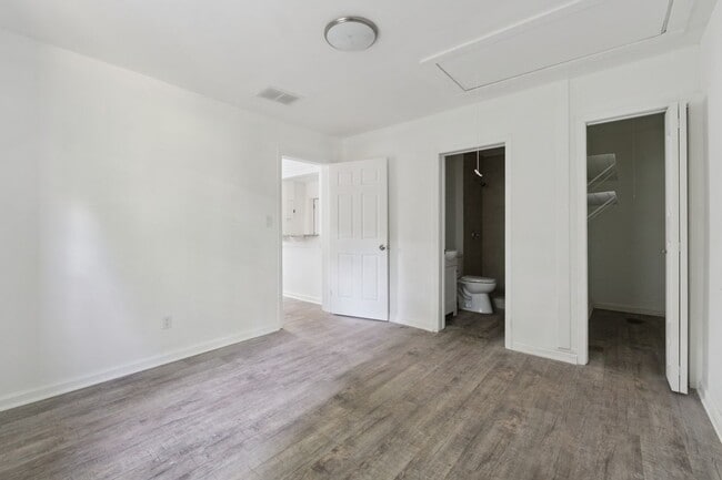 Photo - 1098 Smith St SW