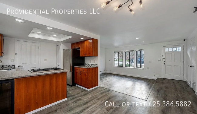 Photo - 10932 NE 60th St