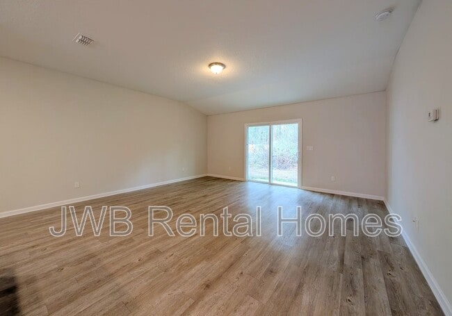 Photo - 6437 118th St