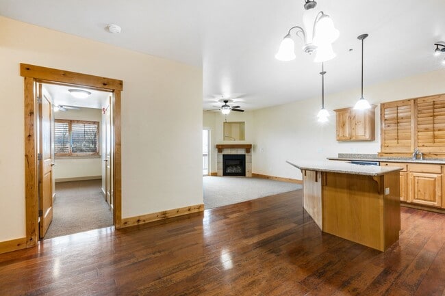 Entry/Dining - 5519 Lillehammer Ln Unidad 1213