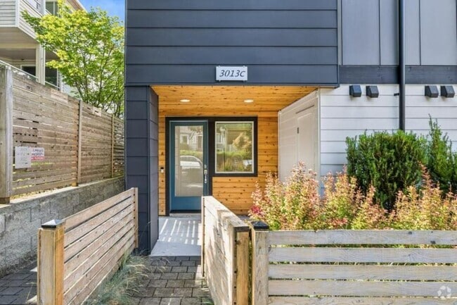 Building Photo - 2 bedroom in Seattle WA 98125 Rental