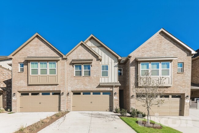 Building Photo - 2281 E Miller Rd