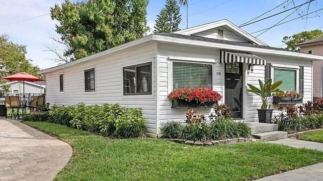 Building Photo - 1103 Douglas Ave Rental
