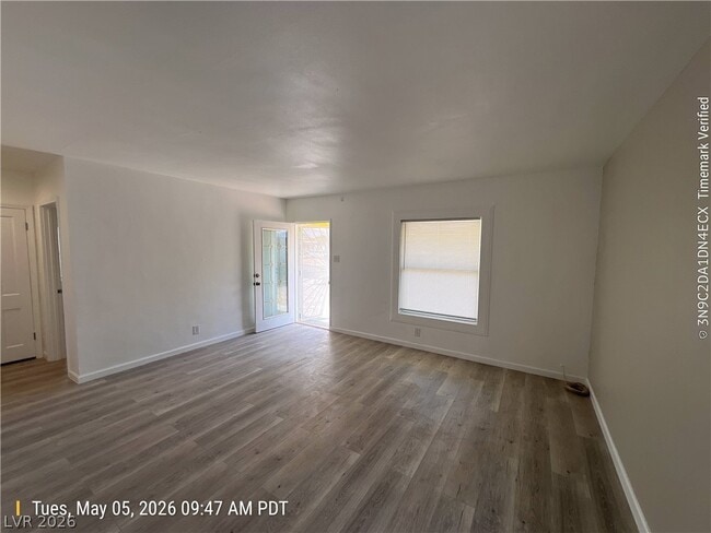 Photo - 404 Bonanza Way
