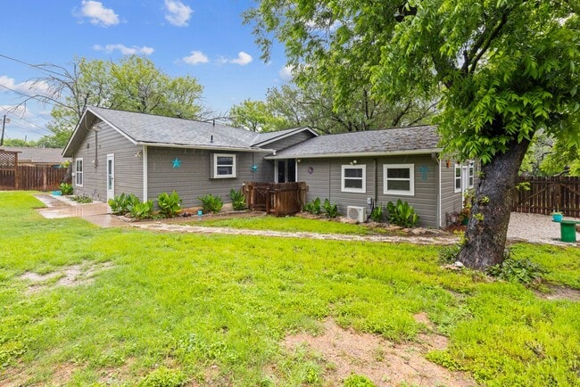 Photo - 70 Sue Ann Dr