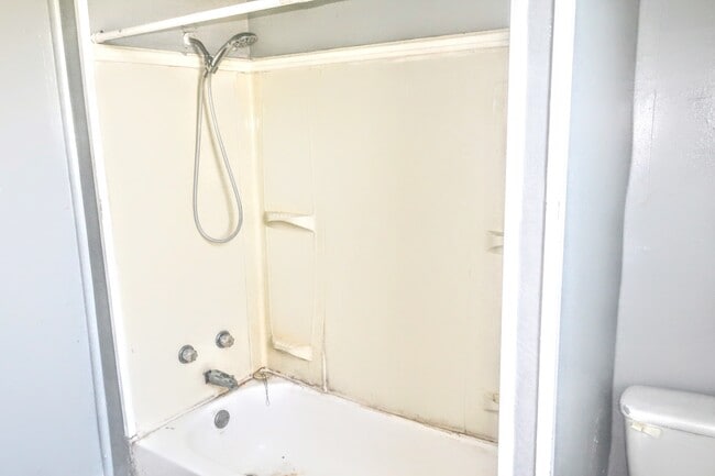 Building Photo - 306 E North St Unit 1 Rental