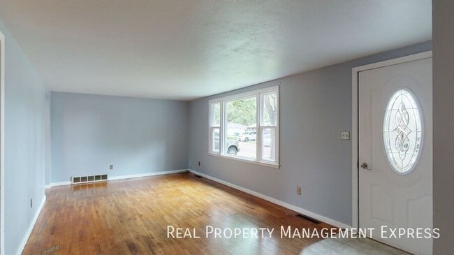 Photo - Cozy 3 Bedroom 1 Bathroom in Western Sioux...