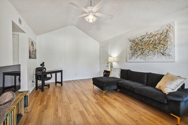Photo - 11588 Westwood Blvd Unit 1535