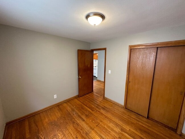 7708 W National Ave 16 unit