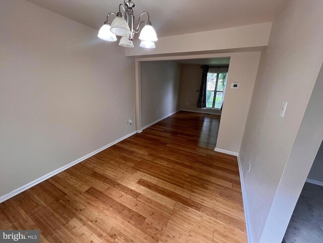 Photo - 13 Dinsdale Ct